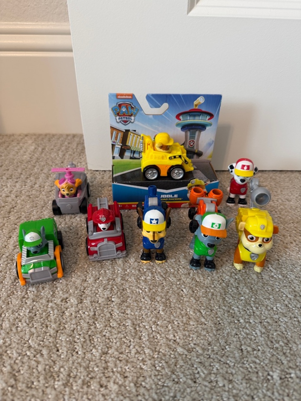 Paw Patrol Pup Squad Racers & Hero Figures w Removable Pup Packs